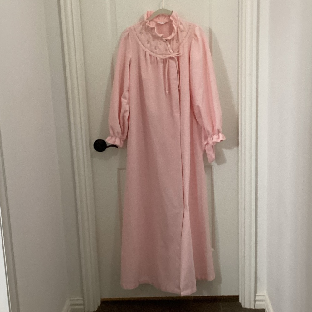 Vintage 1980's Enchantmates  loungewear Pink Robe Grannycore Cottagecore